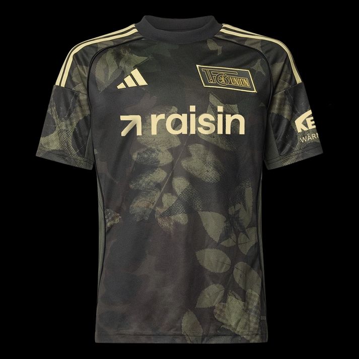 Schwarzes Trikot mit grünem Blattmuster und goldener Schrift "raisin" von Adidas.