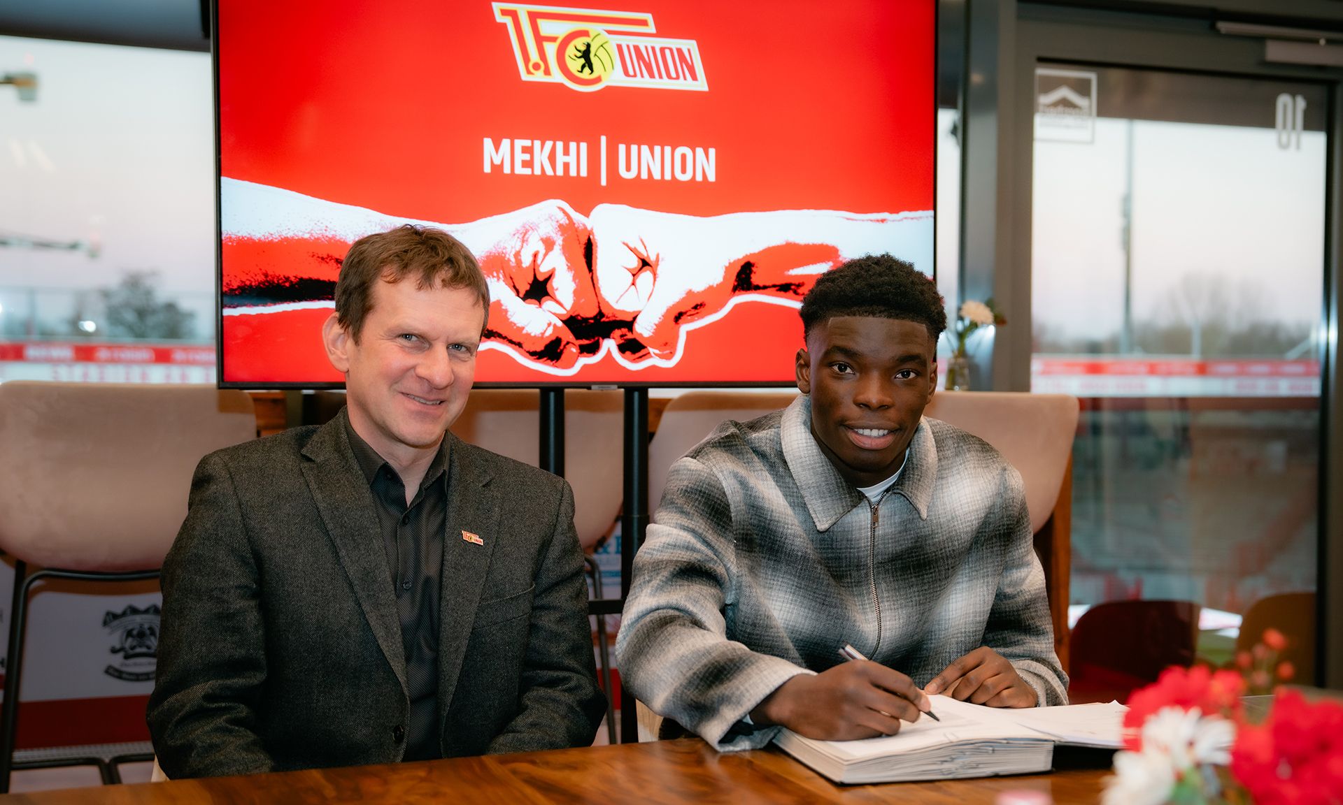 Mekhi Gray Signs a New Deal