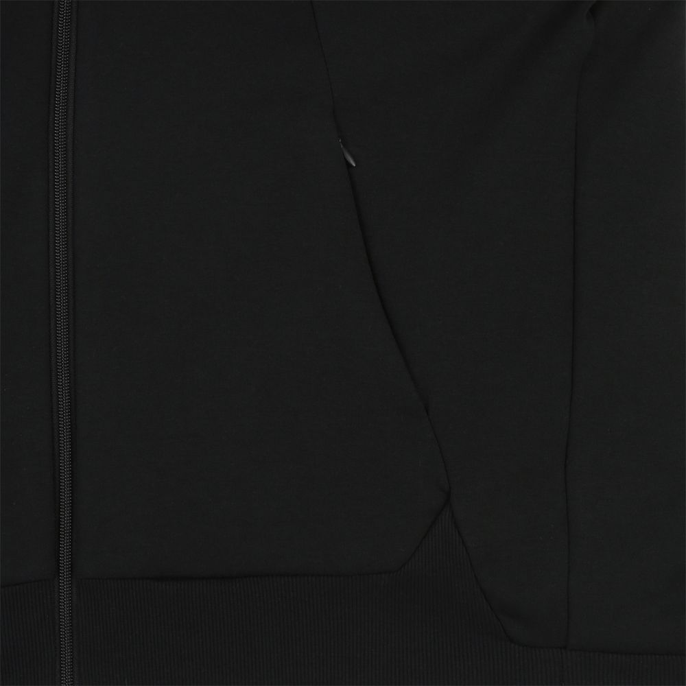 Schwarze Jacke mit Reißverschluss, sichtbar sind der Stoff und die Struktur ohne weitere Details.