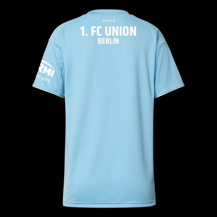 Blaue Rückansicht eines Fußballtrikots mit der Aufschrift "1. FC UNION BERLIN" und einem Sponsorenlogo auf dem Ärmel.