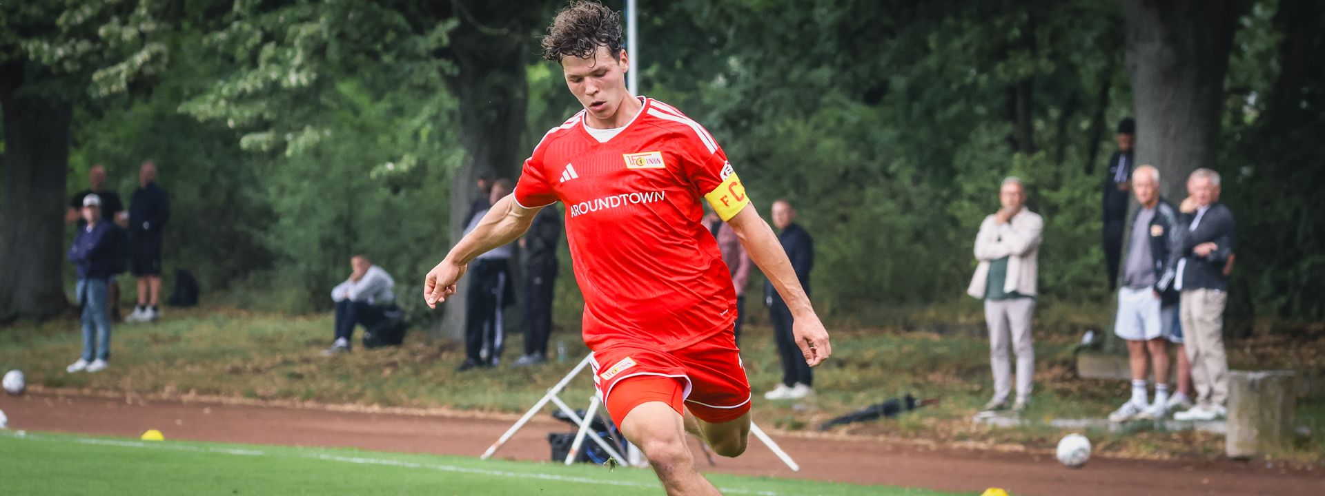 U19 empfängt Halle 