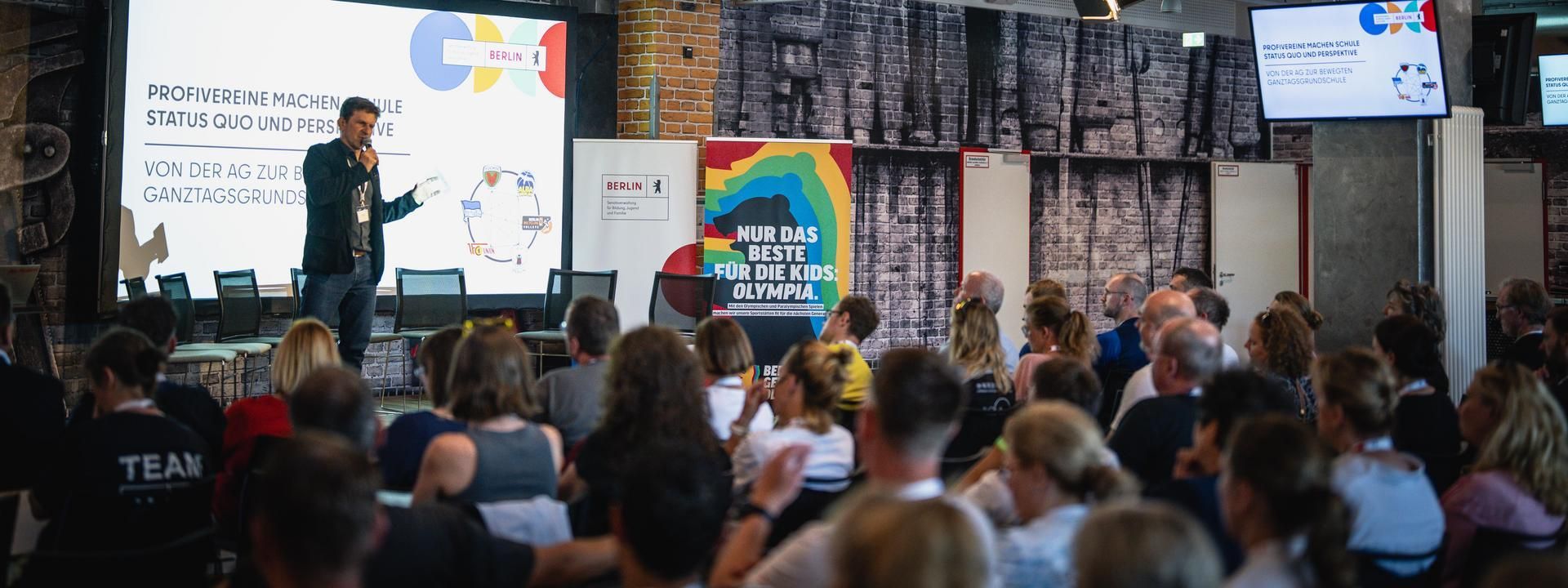 Fachtagung „Profivereine machen Schule“