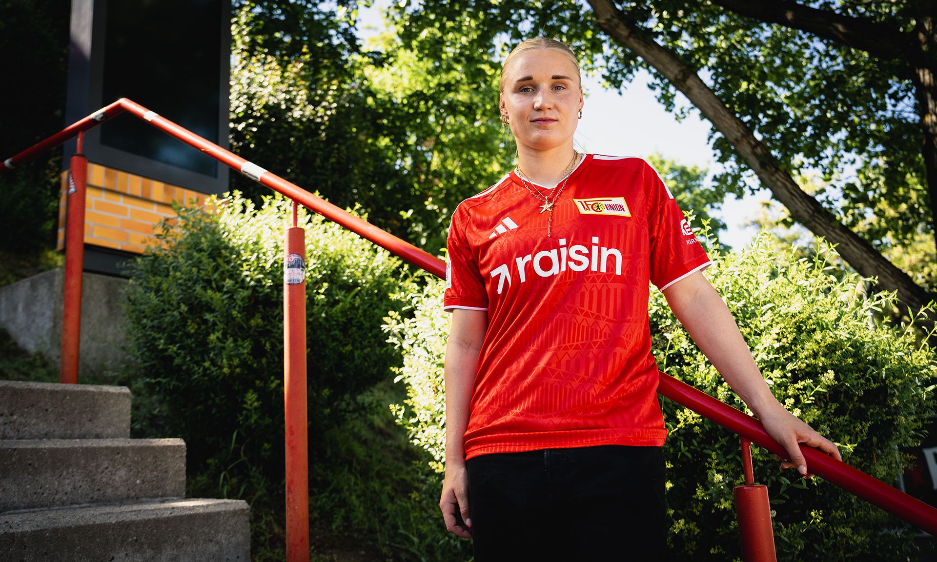 German International Jella Veit Signs for Union