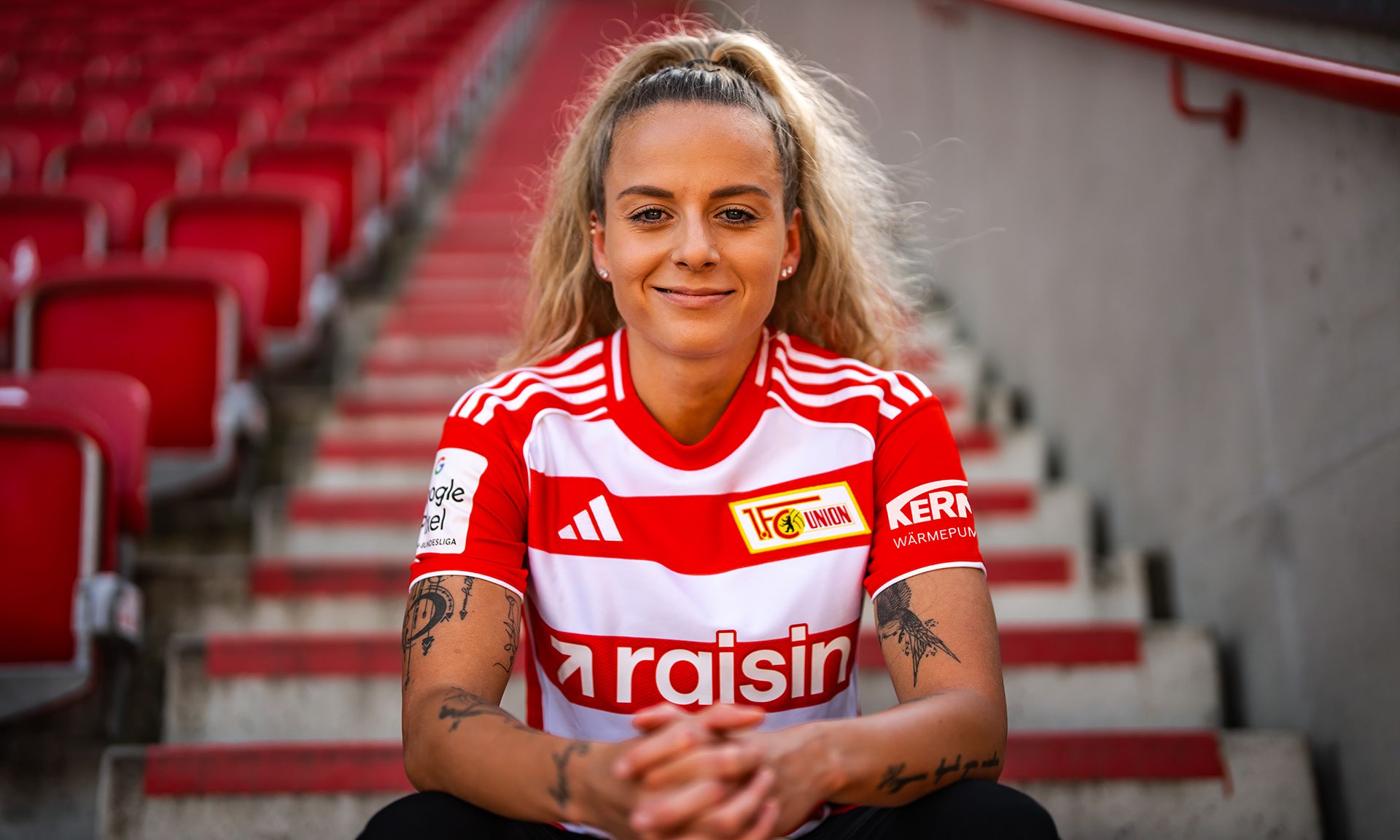 Jenny Hipp verstärkt Unions Mittelfeld