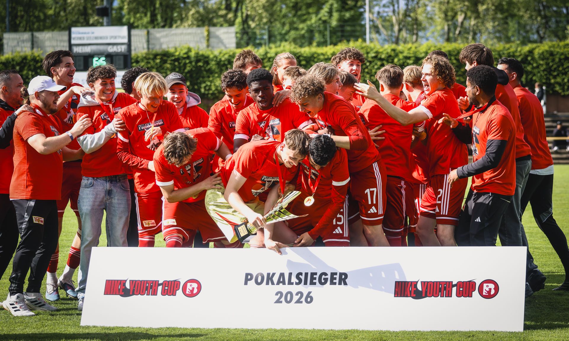 U17 beendet die Spielzeit mit zwei Titeln 