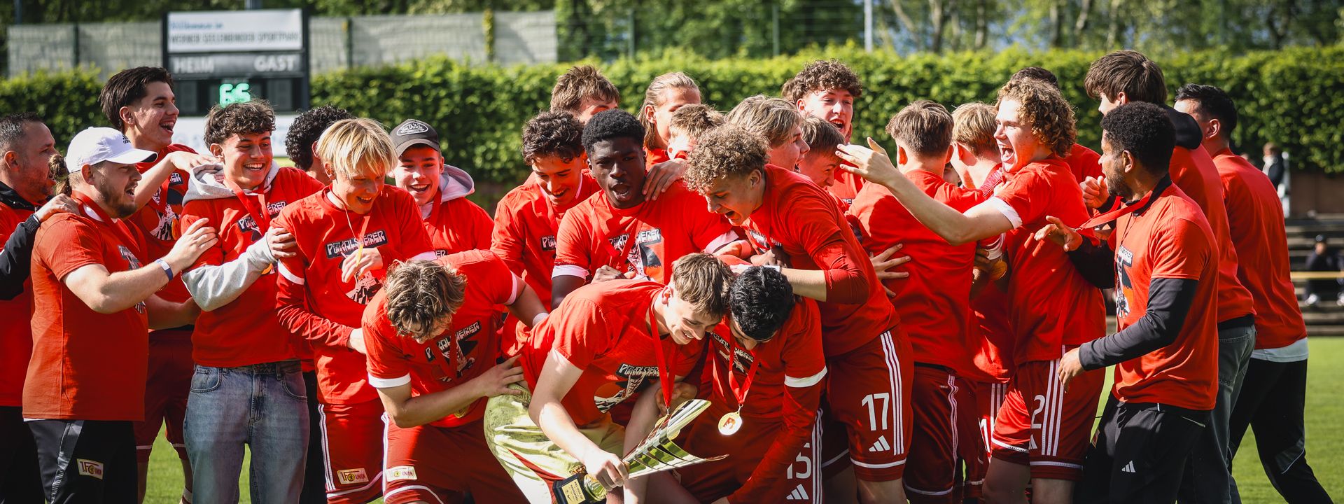 U17 beendet die Spielzeit mit zwei Titeln 