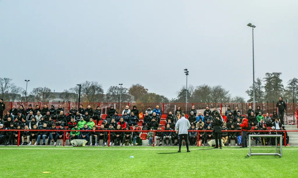 Lehrgänge, Hospitationen und Qualifizierung für Trainer 