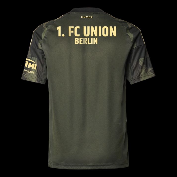 Trikot des 1. FC Union Berlin in olivgrün mit goldener Schrift auf der Rückseite.